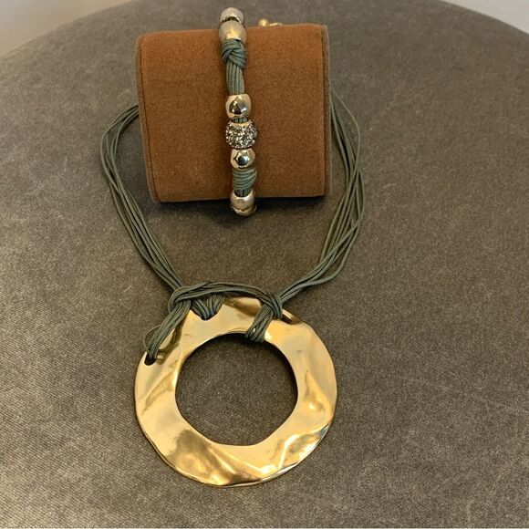 CHICO’S Green gold rhinestone necklace and bracelet set 🔥 - Picture 1 of 10